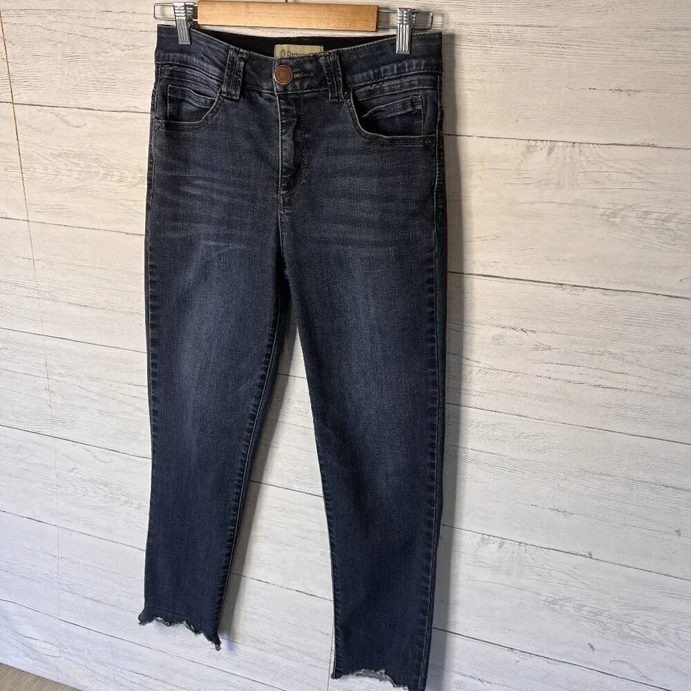 Democracy Jean Womens Size 6 Dark Wash Scalloped Hem Straight Crop Denim